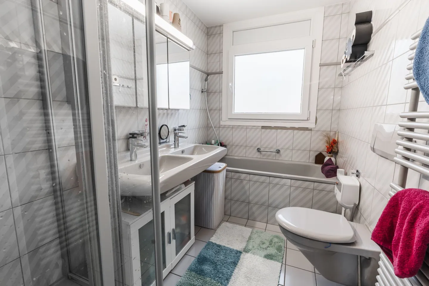 Renovated 4.5 Room Apartment in a Central Location - Photo 7 of 8