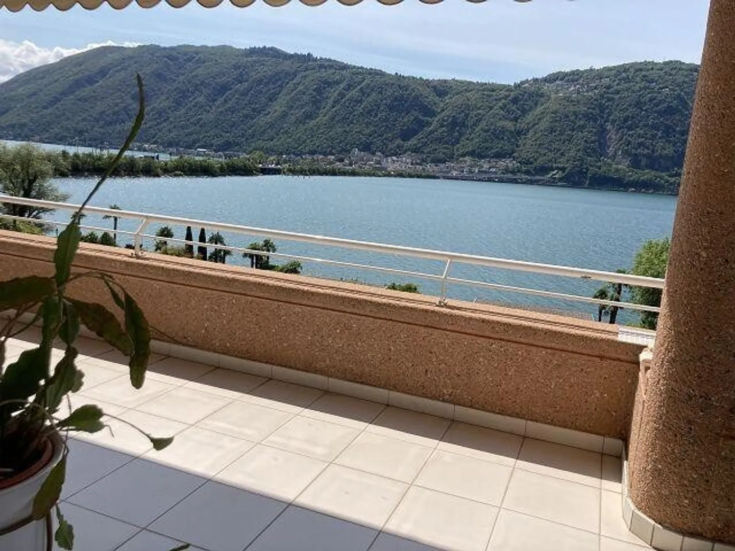 Penthouse Luxueux avec Vue sur le Lac - Photo 13 sur 13