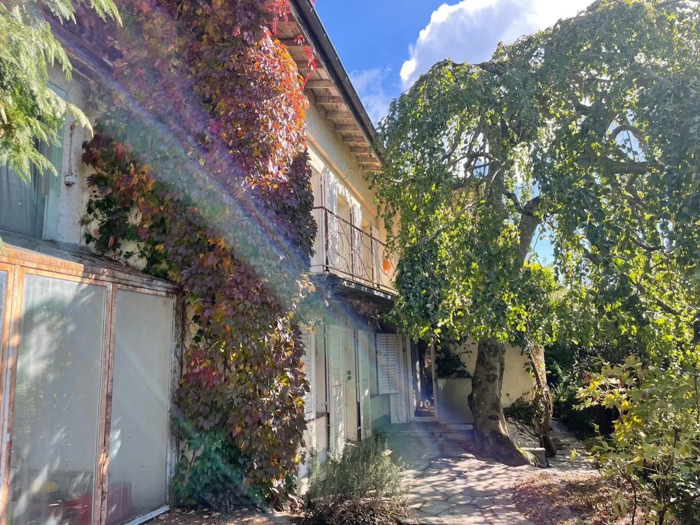Schöne individuelle Villa in den Höhenlagen von Paudex, die großes Potenzial bietet, mit einem Panoramablick auf den See und die Berge. - Foto 2 von 16