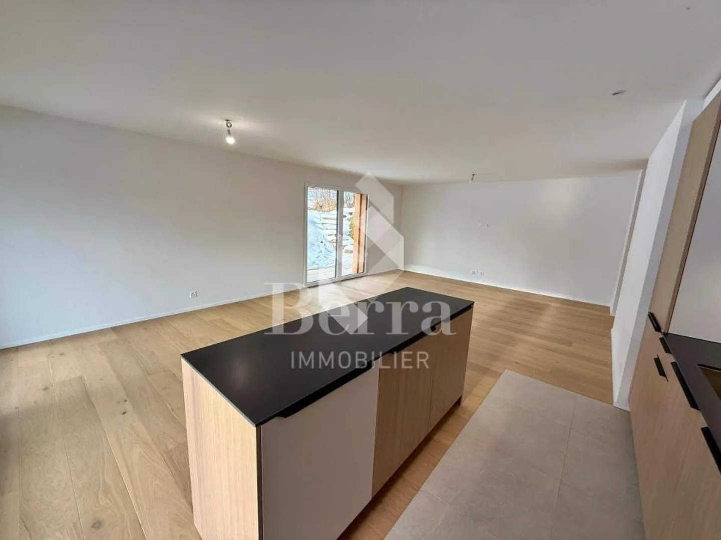 Large Garden Floor - Photo 5 of 13