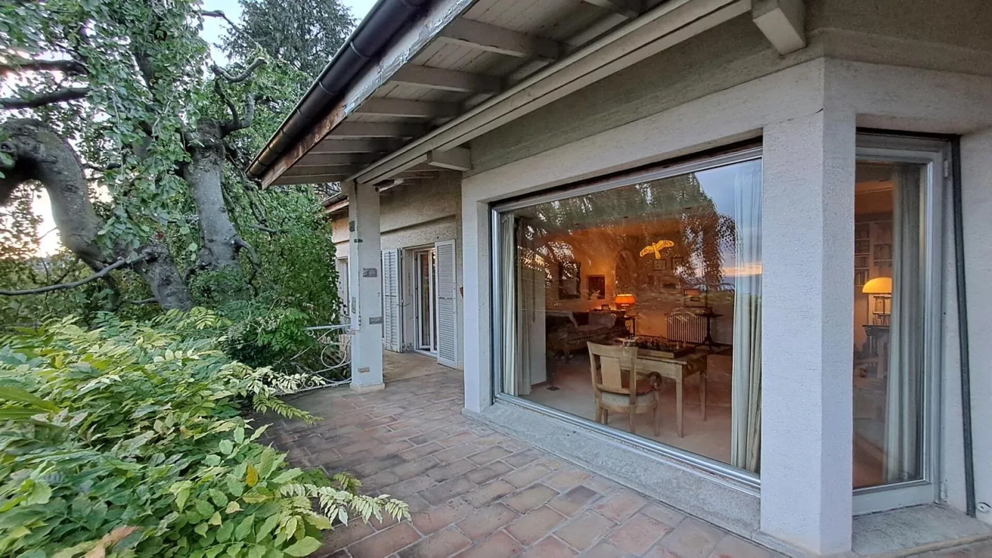 Schöne individuelle Villa in den Höhenlagen von Paudex, die großes Potenzial bietet, mit einem Panoramablick auf den See und die Berge. - Foto 6 von 16