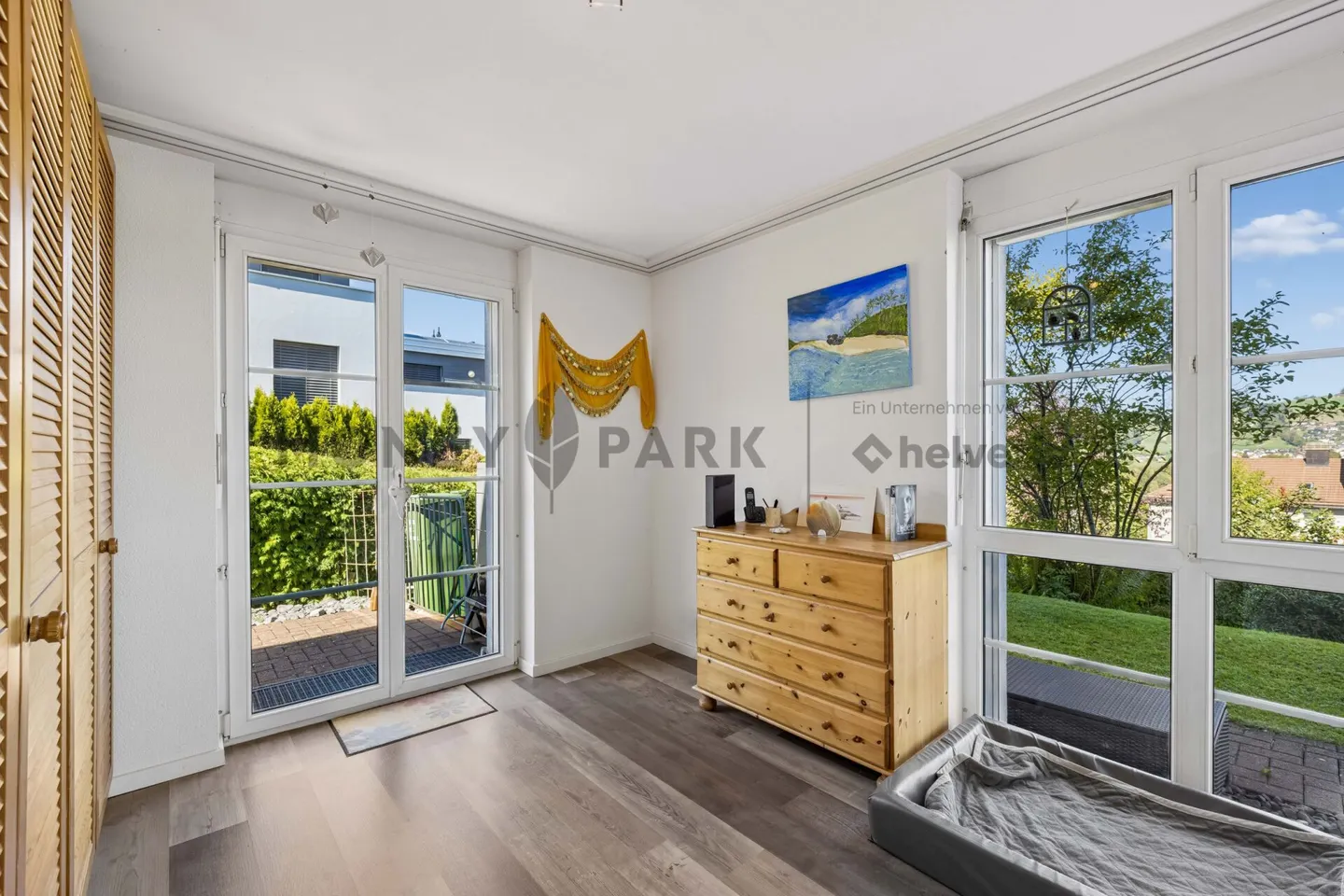 6.5-Zimmer-Doppelhaushälfte mit Garten - Foto 4 von 11