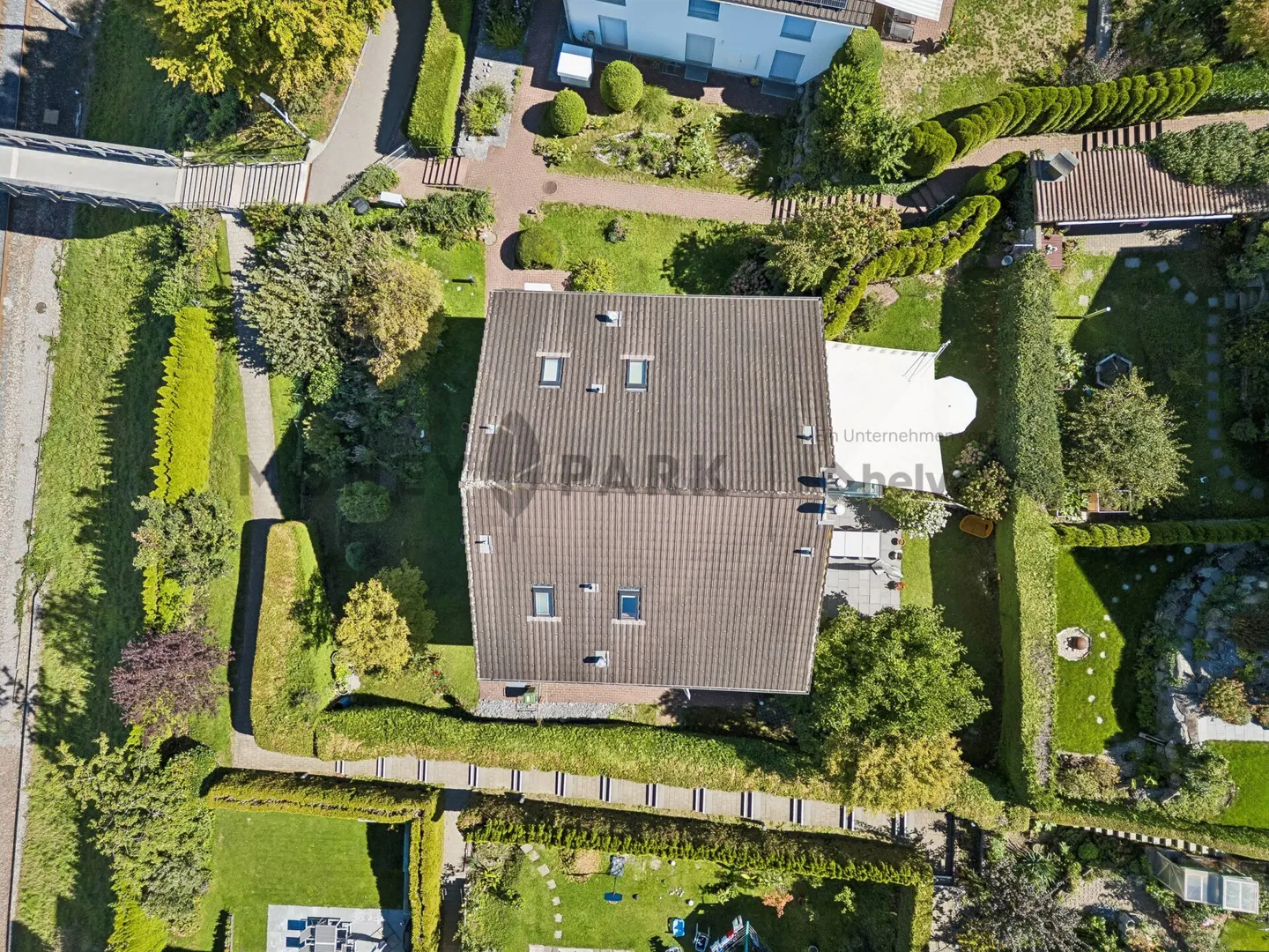 6.5-Zimmer-Doppelhaushälfte mit Garten - Foto 11 von 11