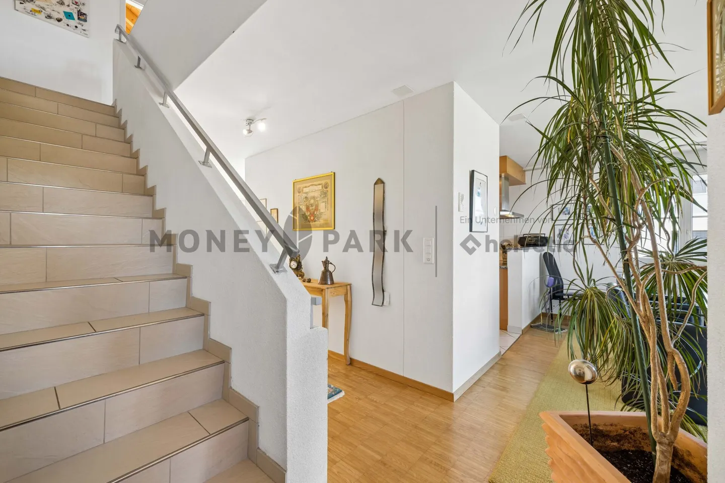 6.5-Zimmer-Doppelhaushälfte mit Garten - Foto 7 von 11