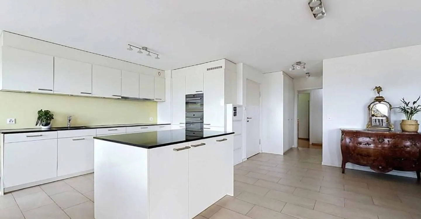 Just steps from Lausanne Modern 4.5-room apartment in a Minergie© building - Photo 2 of 12