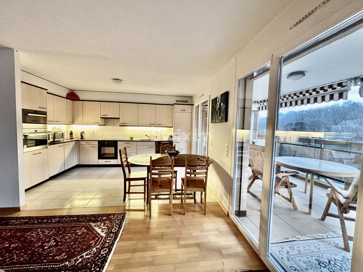 Bright 4.5-Room Apartment - Photo 4 of 10