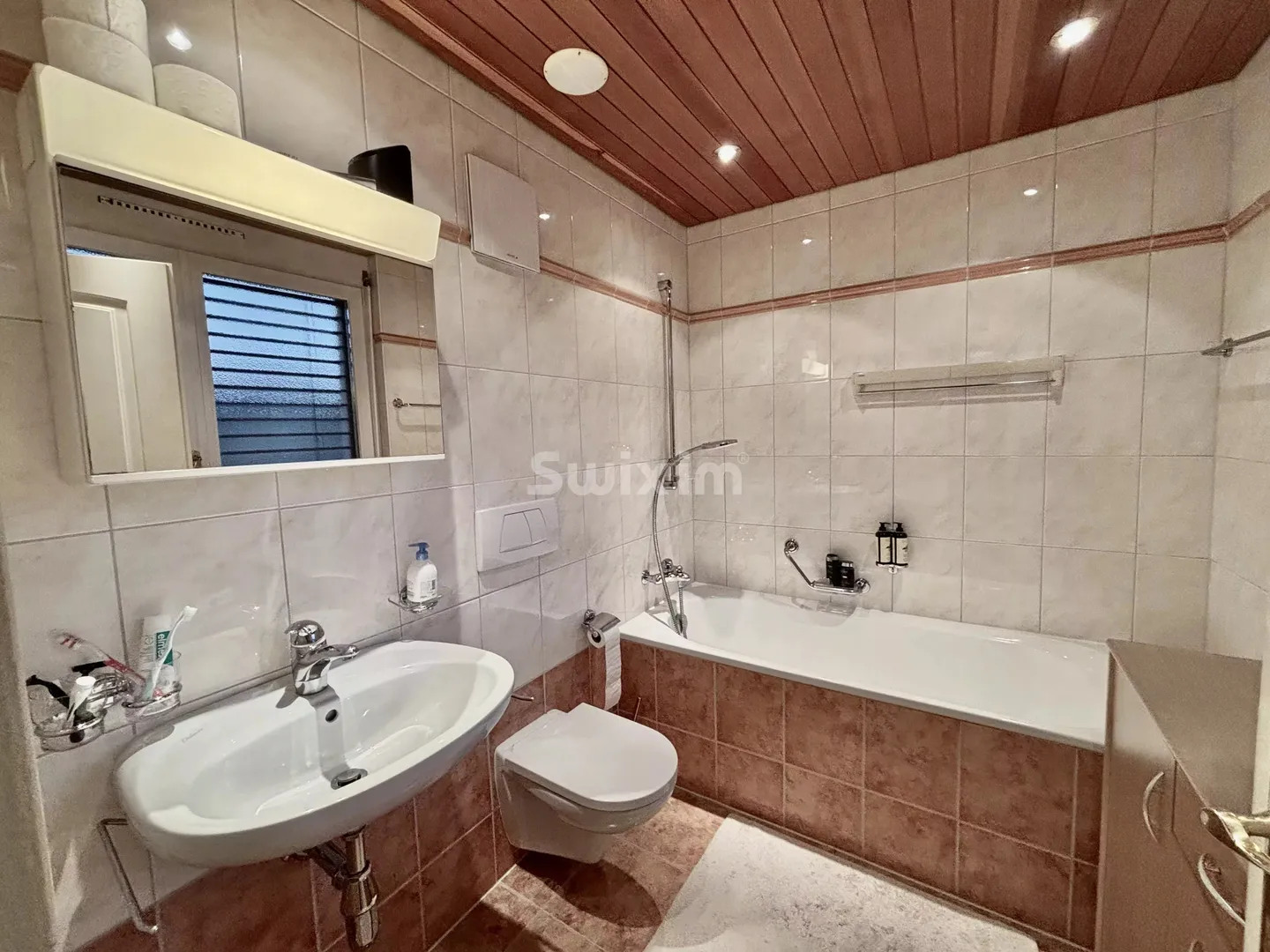 Bright 4.5-Room Apartment - Photo 7 of 10