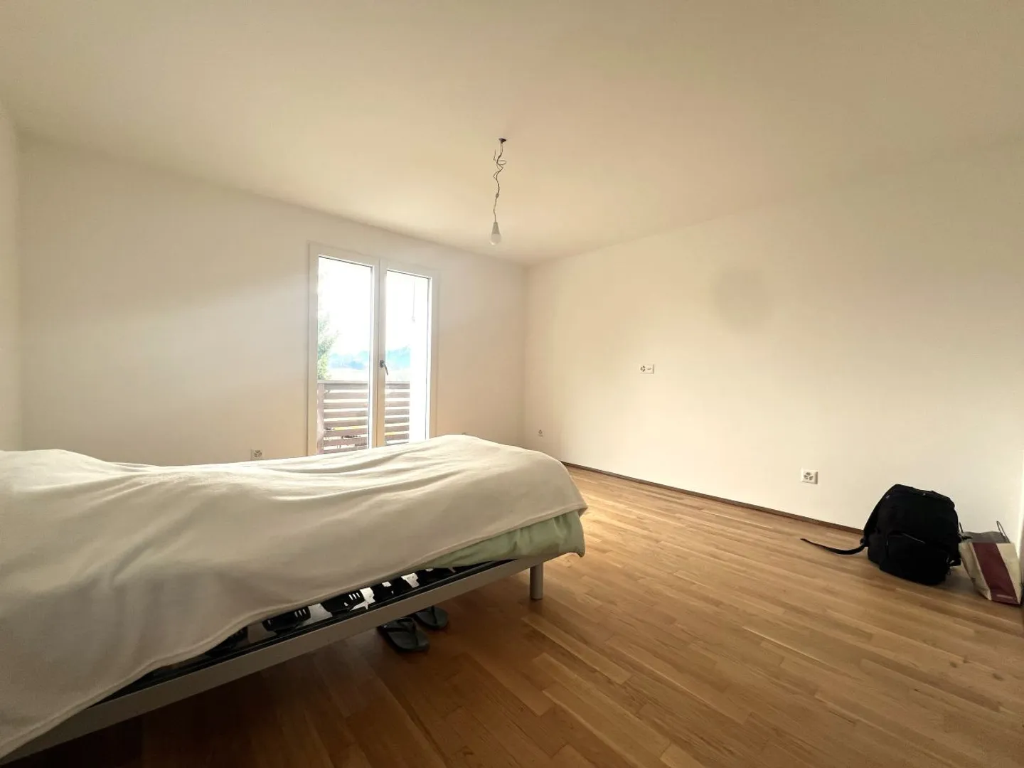 Schönes renoviertes Haus in Attalens / 3 Schlafzimmer / 1 Badezimmer / 1 Balkon / Wärmepumpe - Photo 8 of 13