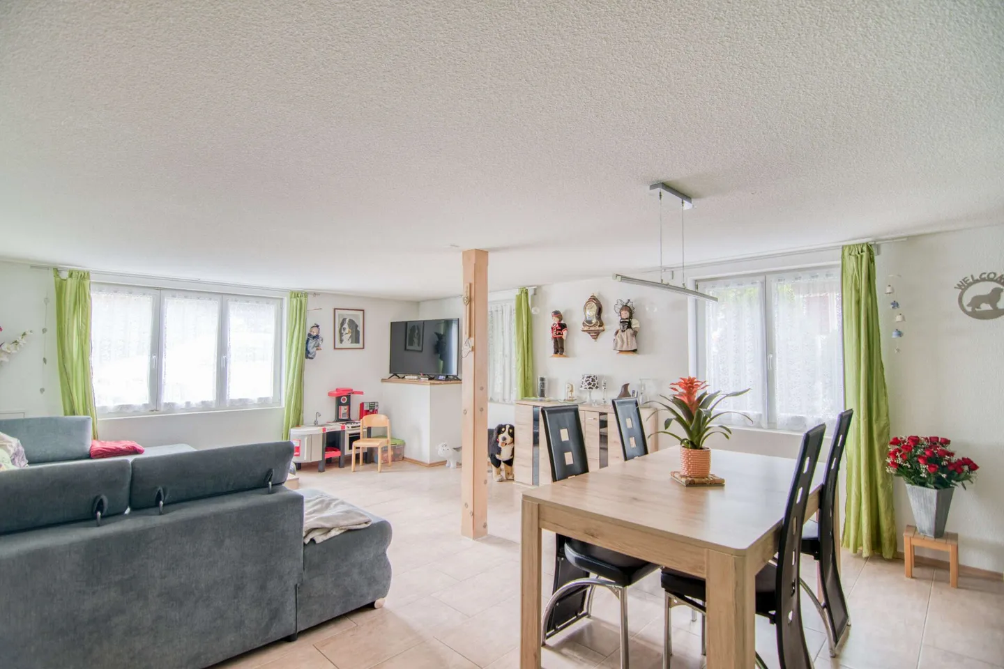 Attractive Investment Opportunity: Central Multi-Family House with 5 Residential Units and 5.72% Gross Yield - Photo 8 of 30