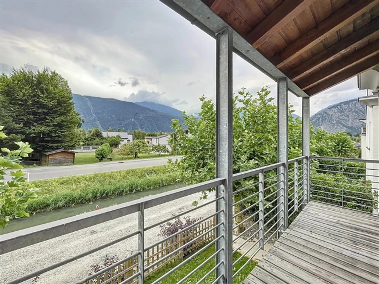 Charming Terraced Bungalow with Large Garden - Photo 11 of 12