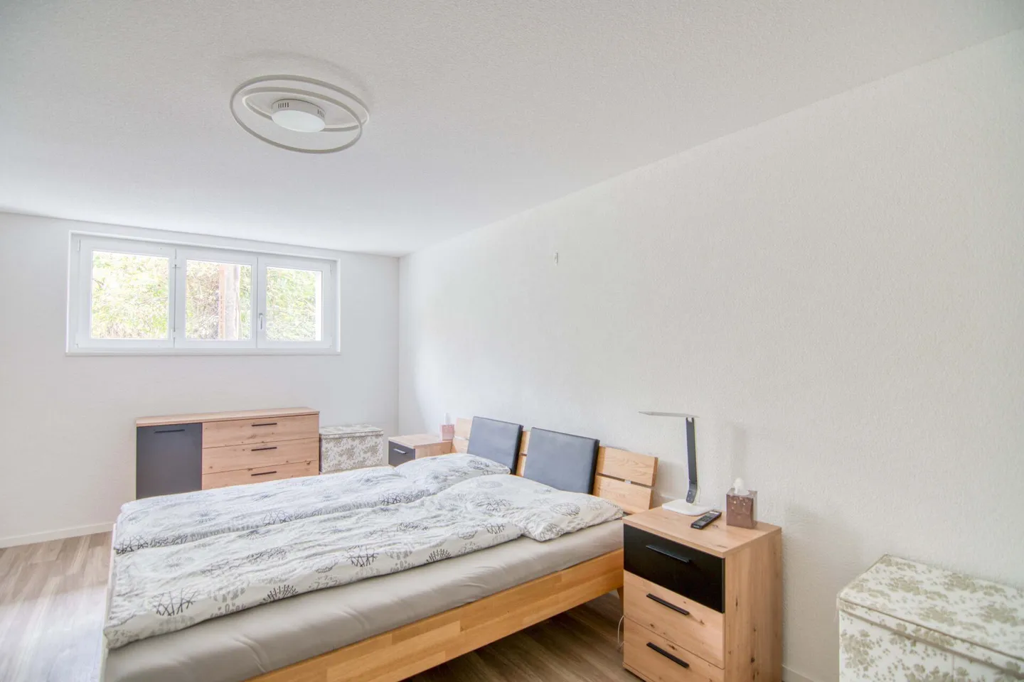 Attractive Investment Opportunity: Central Multi-Family House with 5 Residential Units and 5.72% Gross Yield - Photo 5 of 30
