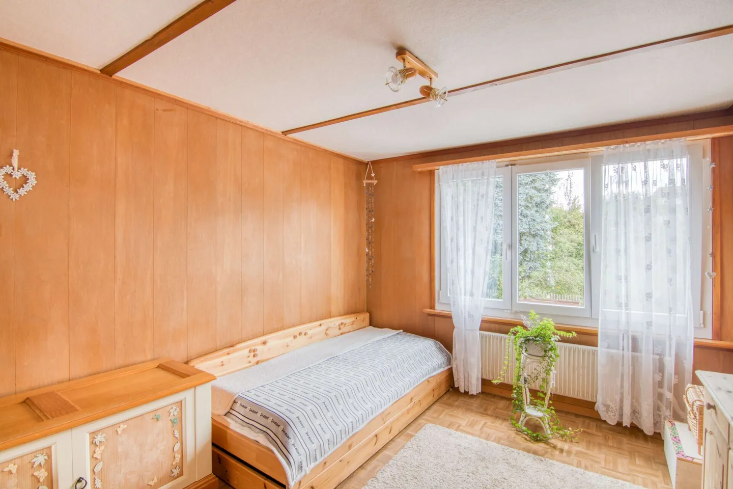 Attractive Investment Opportunity: Central Multi-Family House with 5 Residential Units and 5.72% Gross Yield - Photo 20 of 30