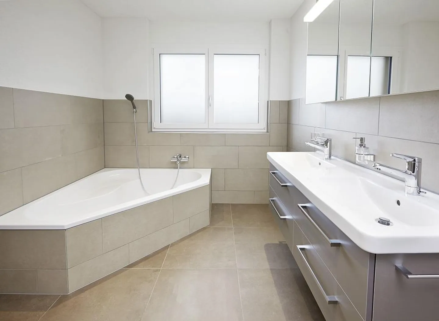 Wunderschöne Duplex Wohnung in Kirchberg - Foto 3 von 11