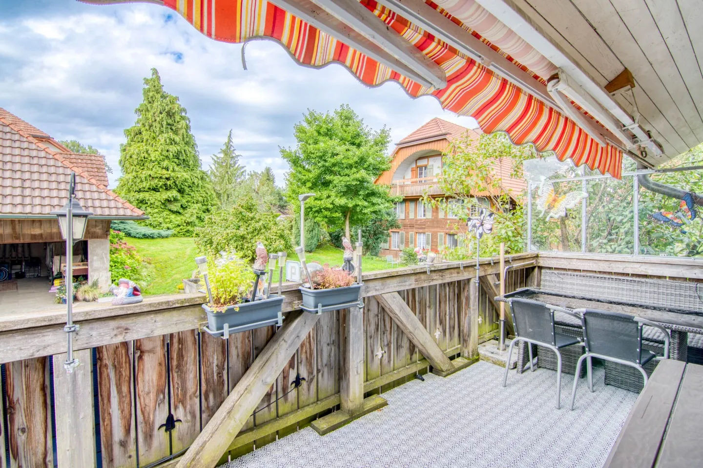 Attractive Investment Opportunity: Central Multi-Family House with 5 Residential Units and 5.72% Gross Yield - Photo 28 of 30