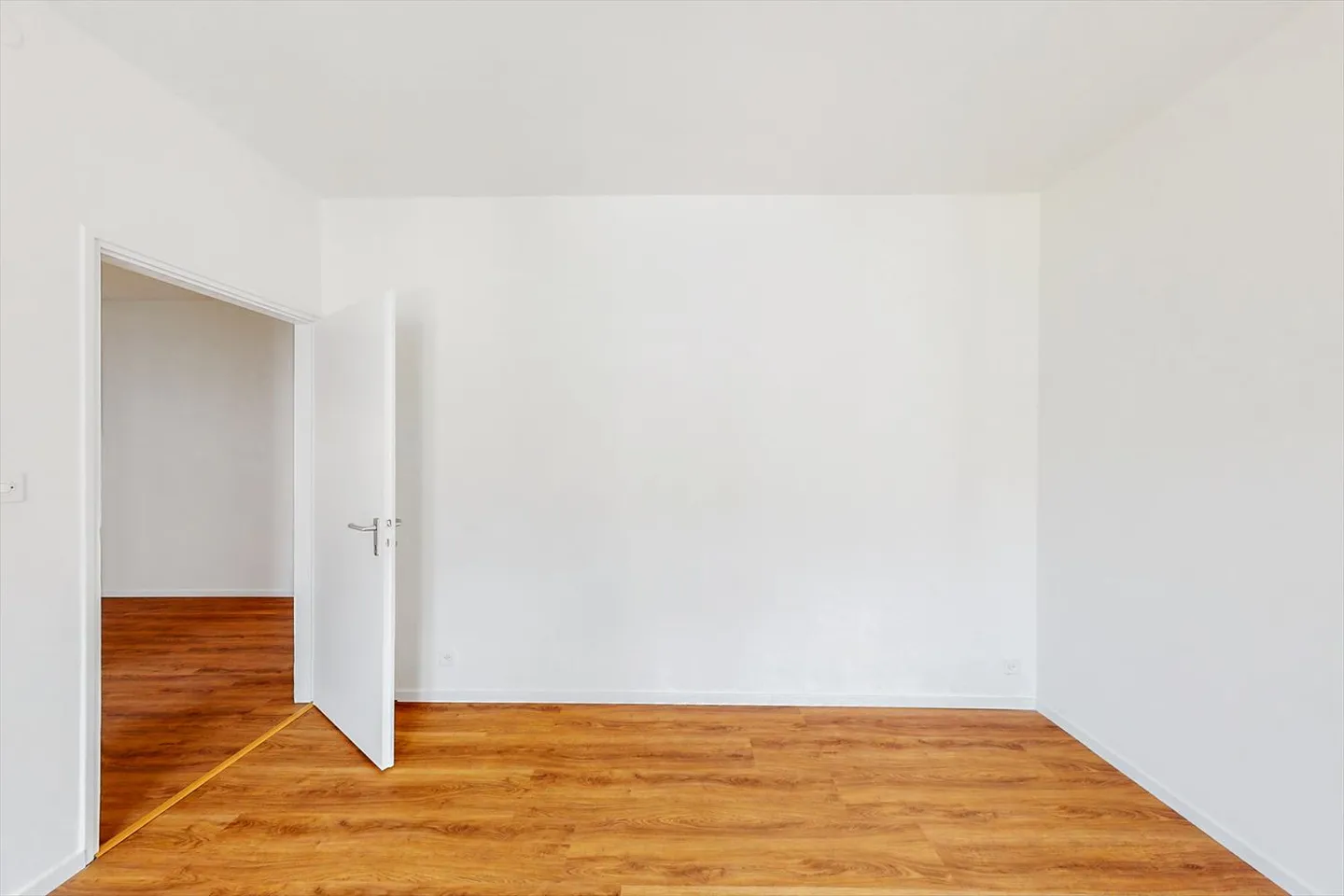 4,5 Lokale in einer günstigen und gut erschlossenen Zone - Foto 8 von 11