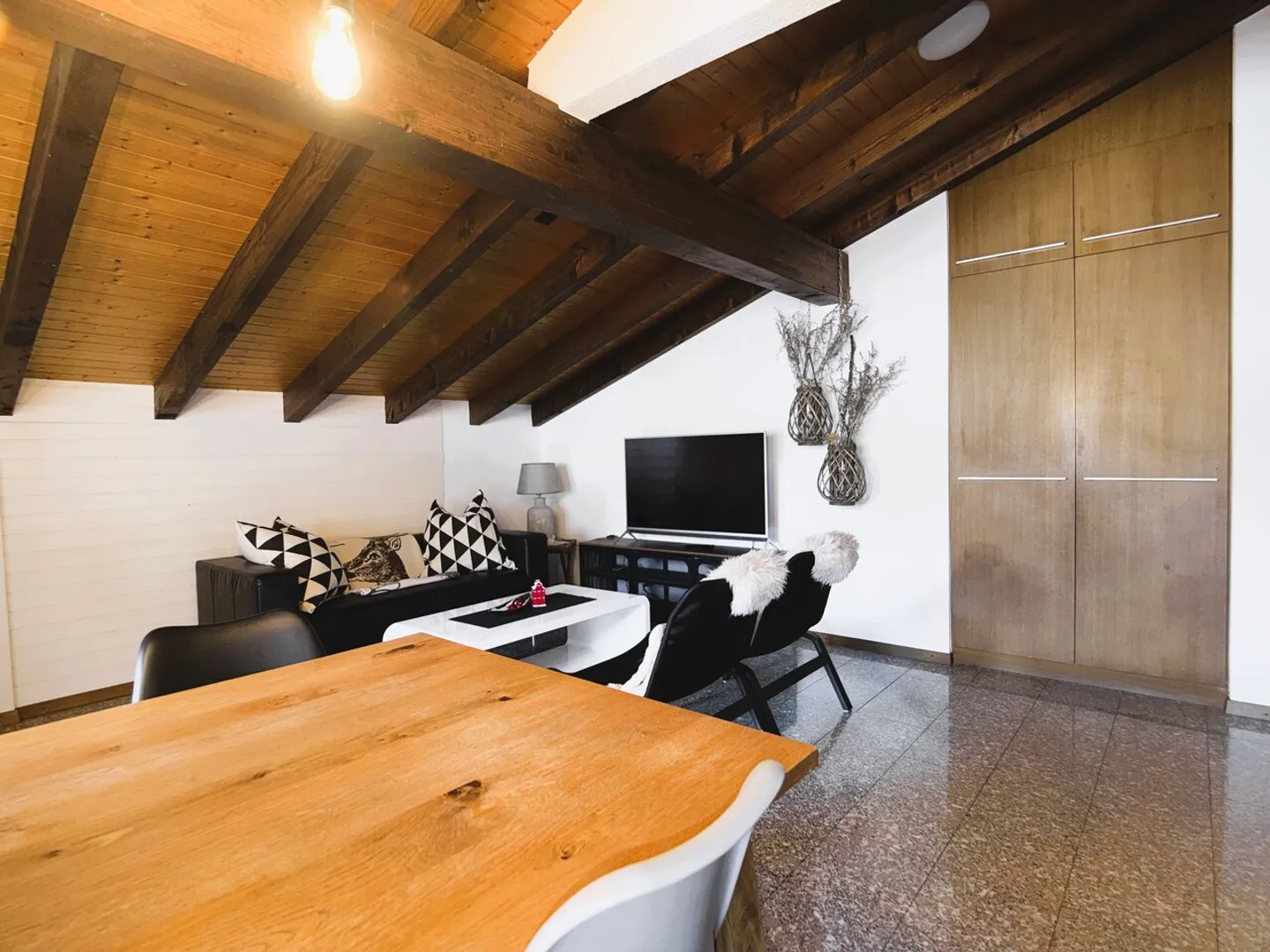 Attractive Residential and Commercial Building in Prime Location - Photo 12 of 17