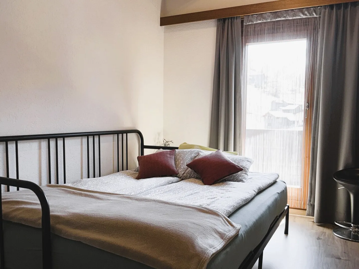 Attractive Residential and Commercial Building in Prime Location - Photo 14 of 17