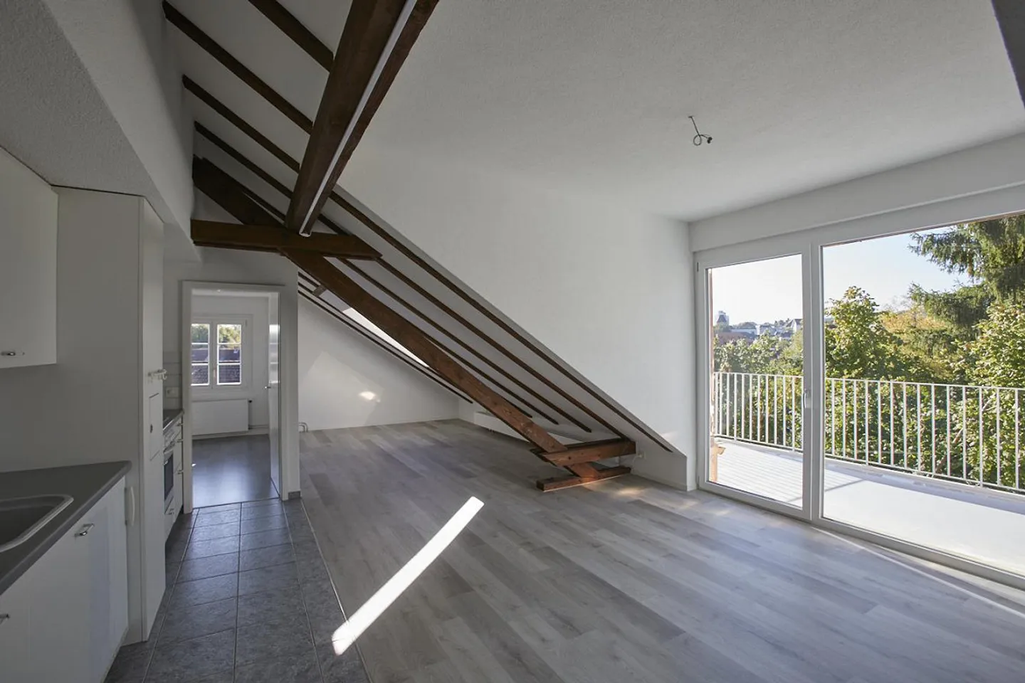 Are you looking for a bright apartment in the green and yet centrally located? - Photo 2 of 10