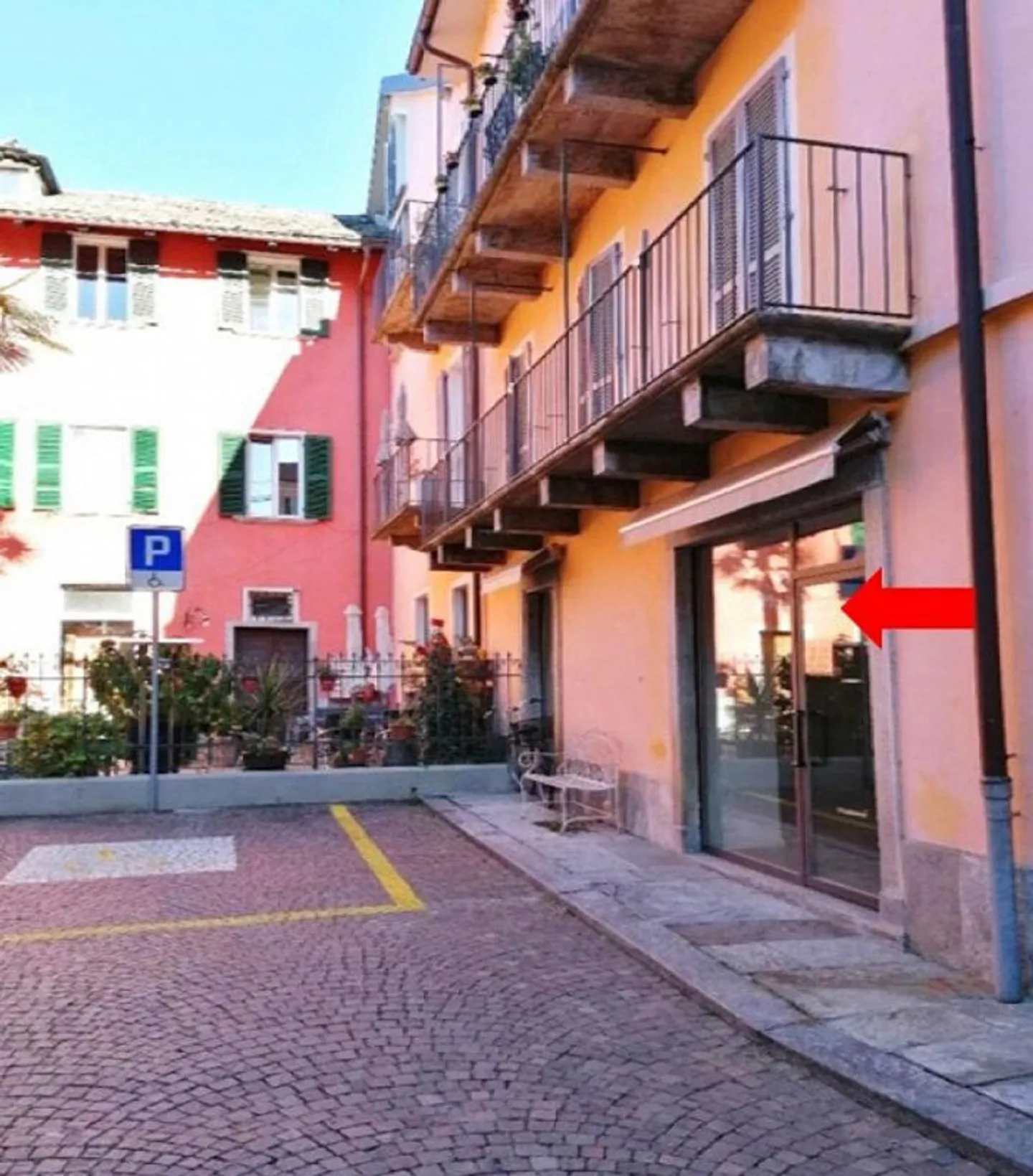 Espace commercial charmant au cœur de la vieille ville de Locarno... - Photo 1 sur 13