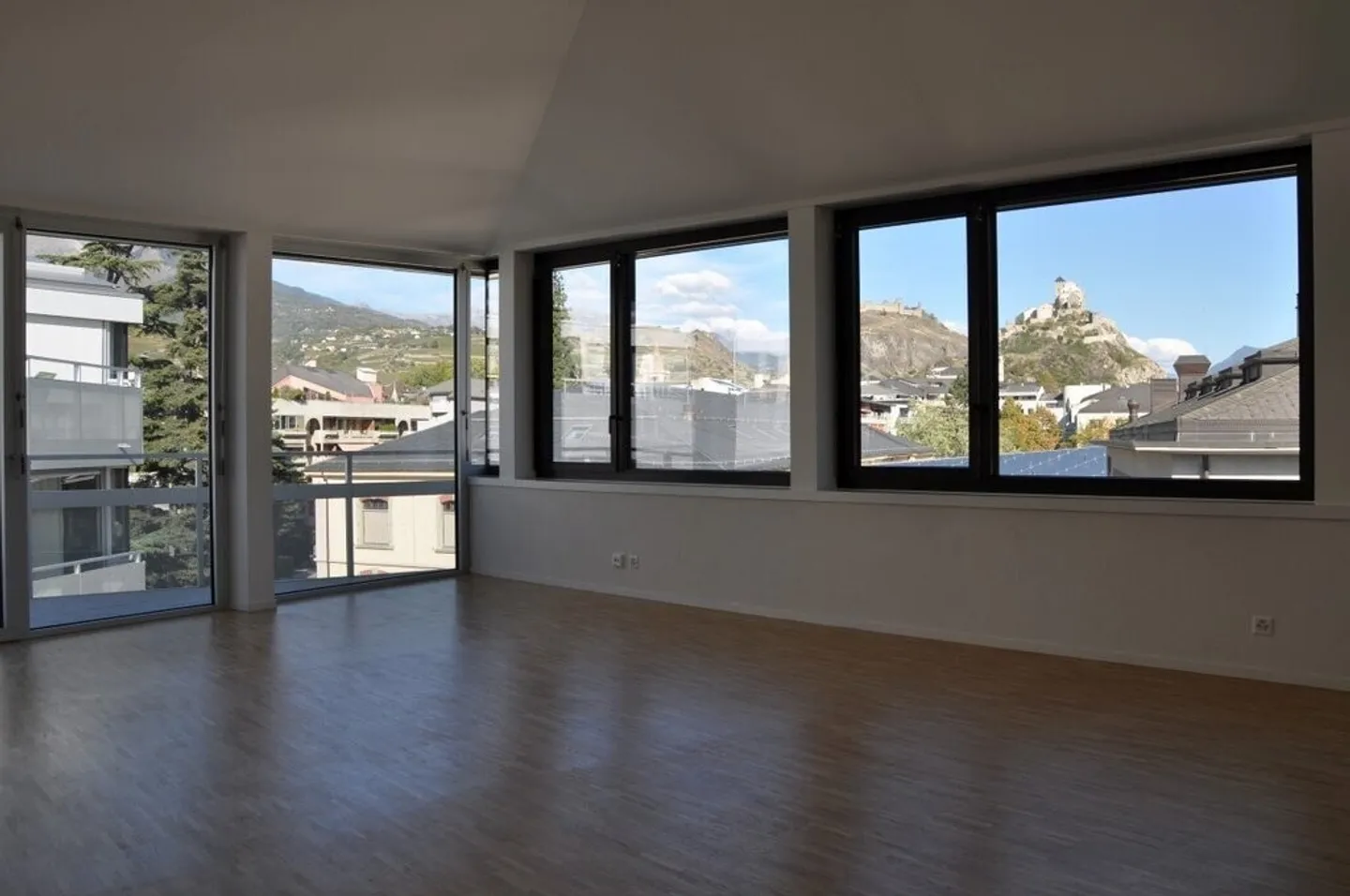 Splendid apartment in Sion! - Photo 2 of 4