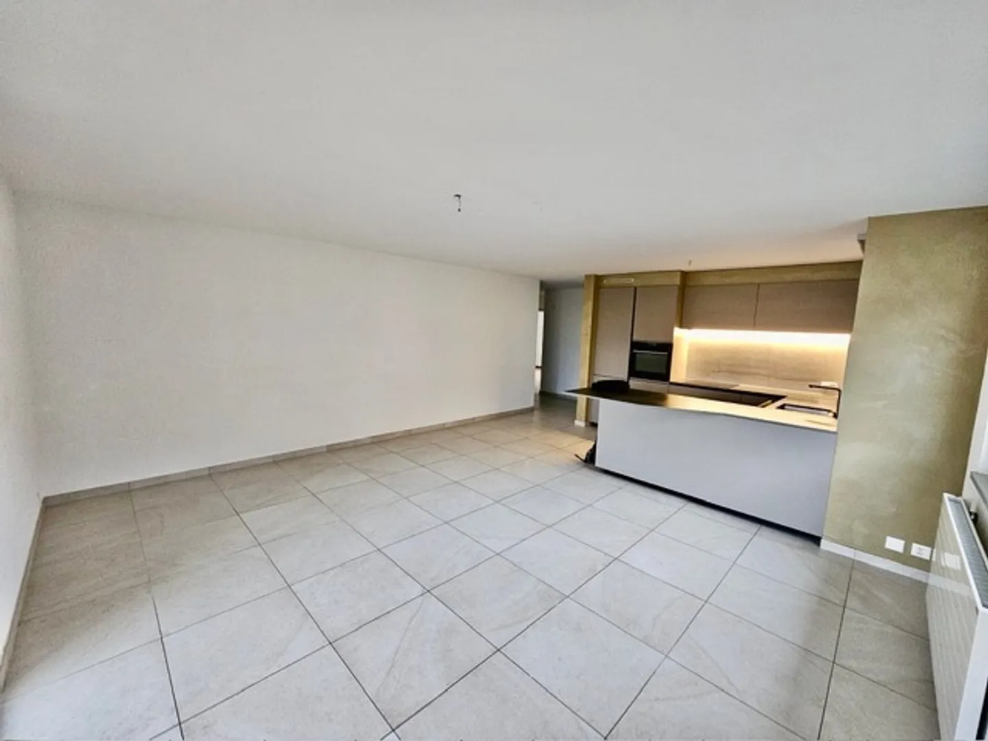 ST-MAURICE - BEL APPARTEMENT 4.5PCES AU DERNIER ETAGE - Photo 1 sur 7