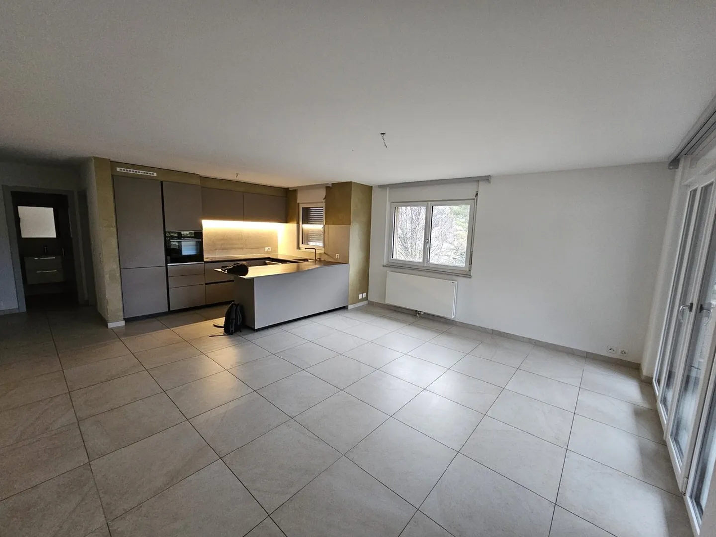 ST-MAURICE - BEL APPARTEMENT 4.5PCES AU DERNIER ETAGE - Photo 2 sur 7