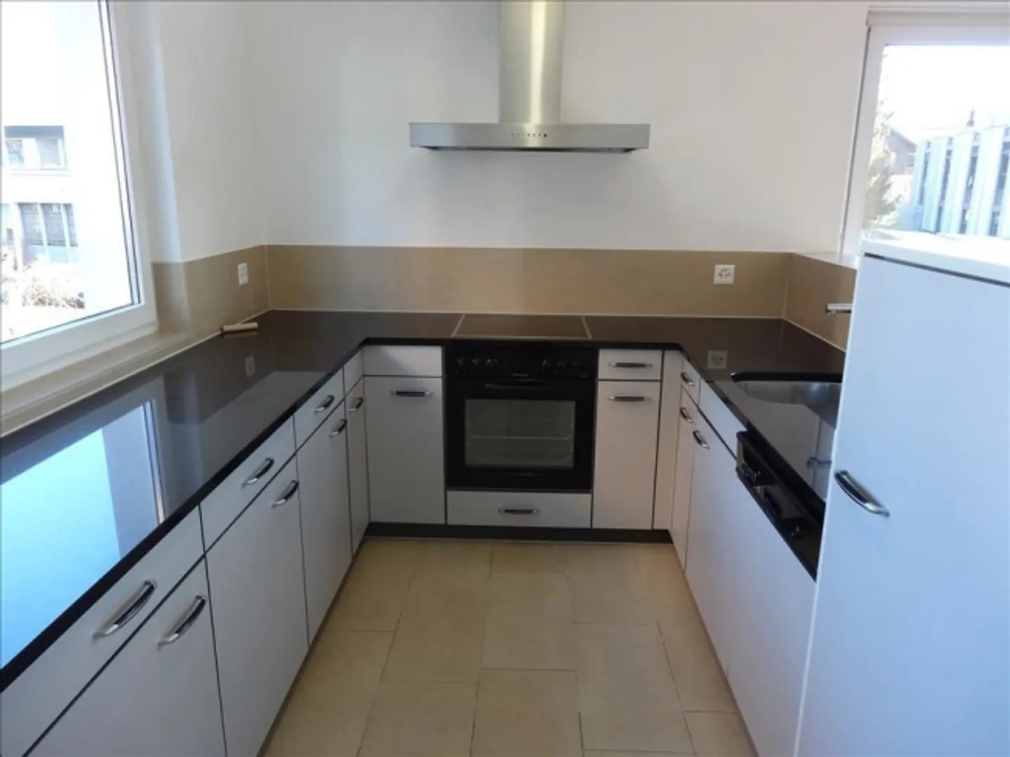 In una posizione tranquilla e centrale con sole serale, ideale per le famiglie! - Foto 3 di 7