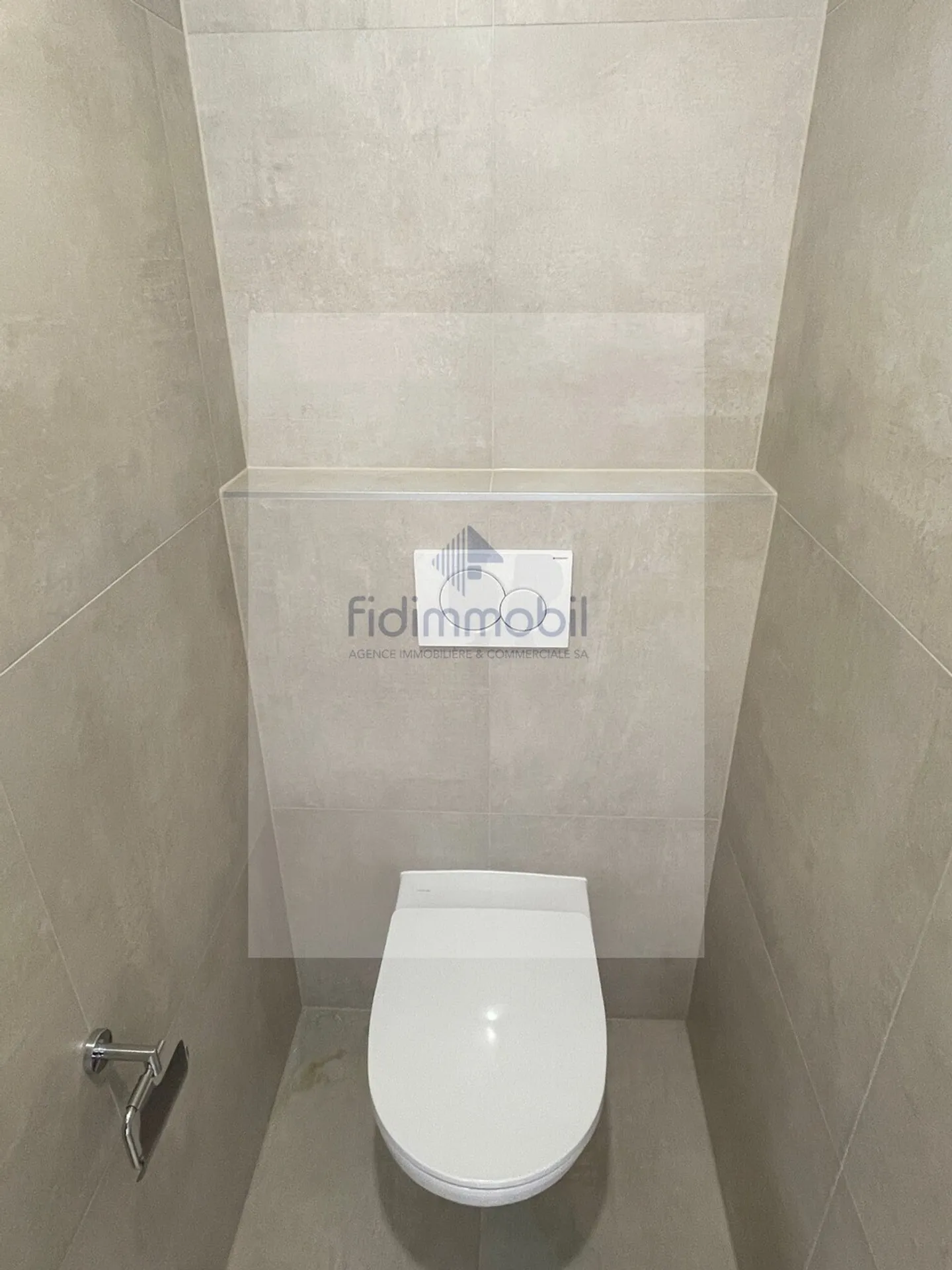 Appartamento completamente ristrutturato con vista lago - Foto 9 di 9