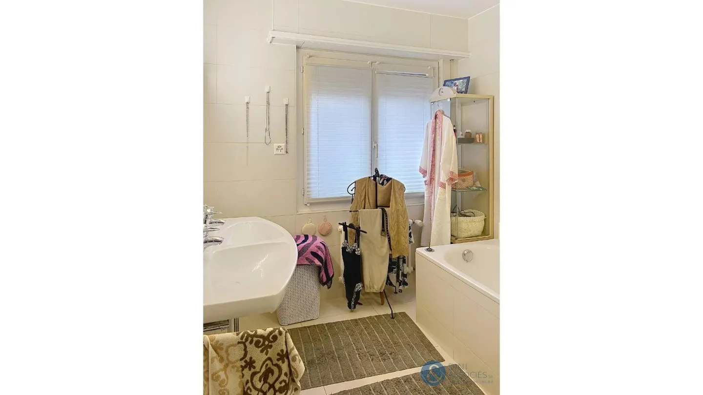 Bel Appartement avec Terrasse - Photo 13 sur 14