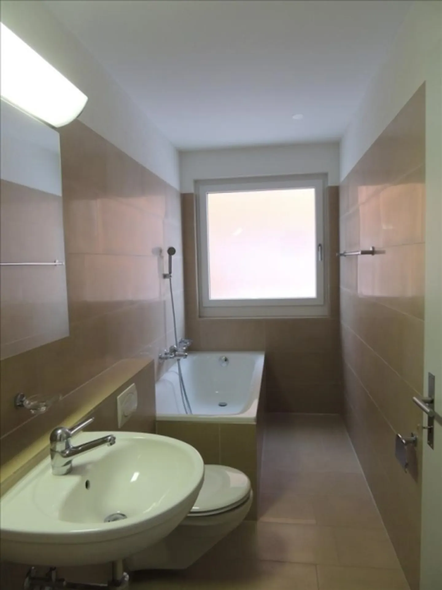 In una posizione tranquilla e centrale con sole serale, ideale per le famiglie! - Foto 4 di 7