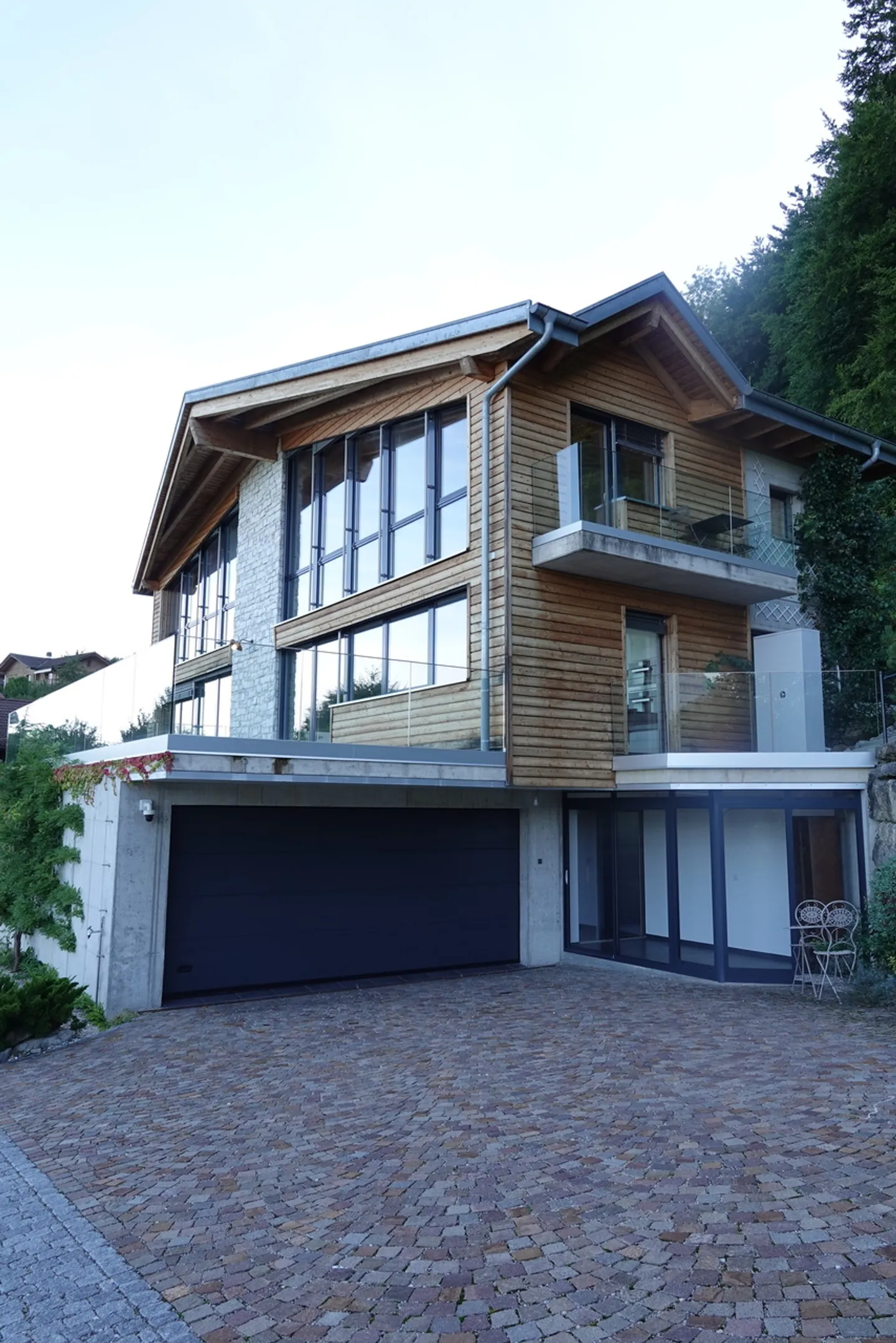 Villa Élégante avec Vue sur les Montagnes - Photo 1 sur 23