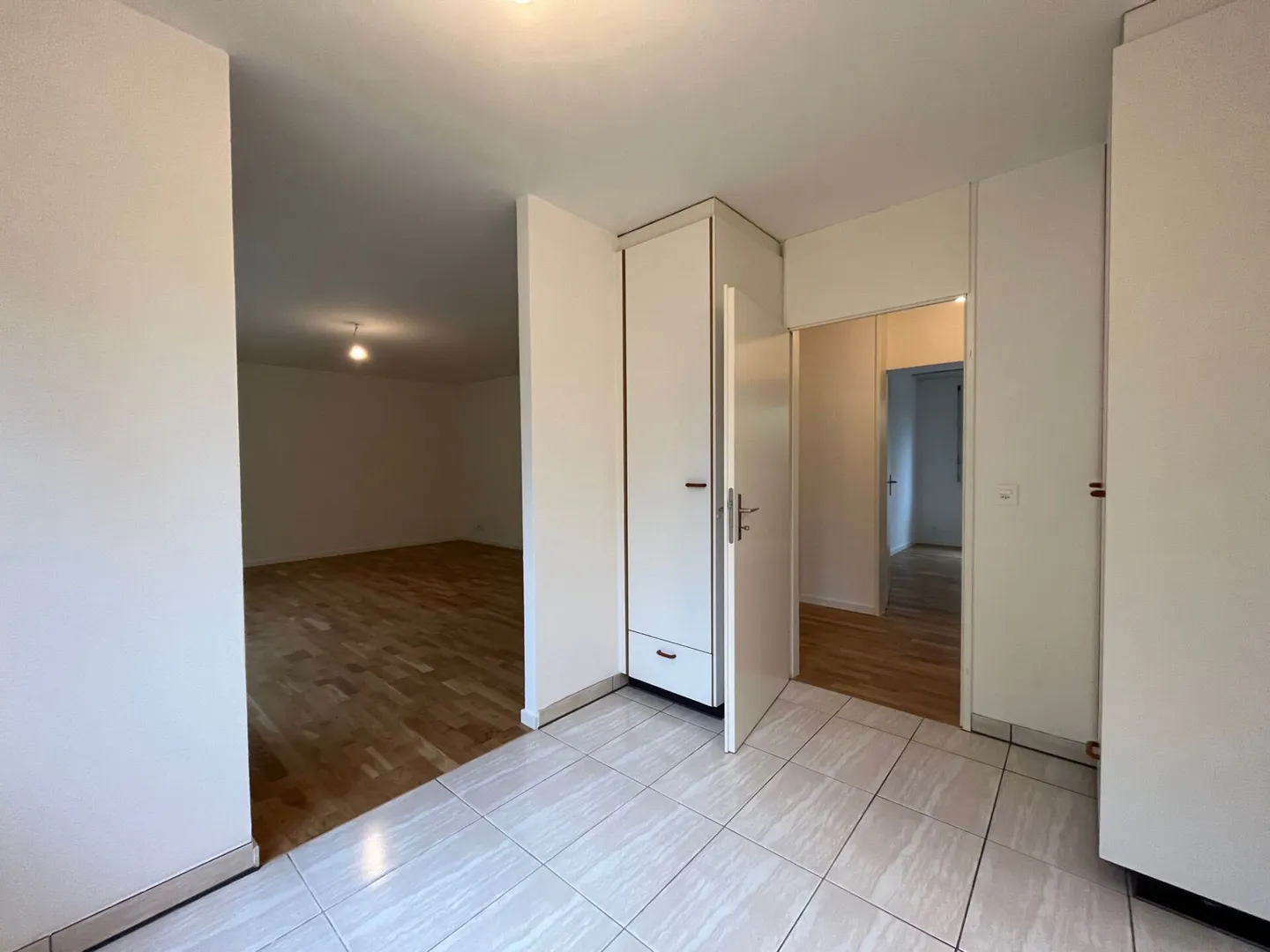 Appartement 3.5 pièces au rez-de-chaussée avec espace jardin - Photo 2 sur 9