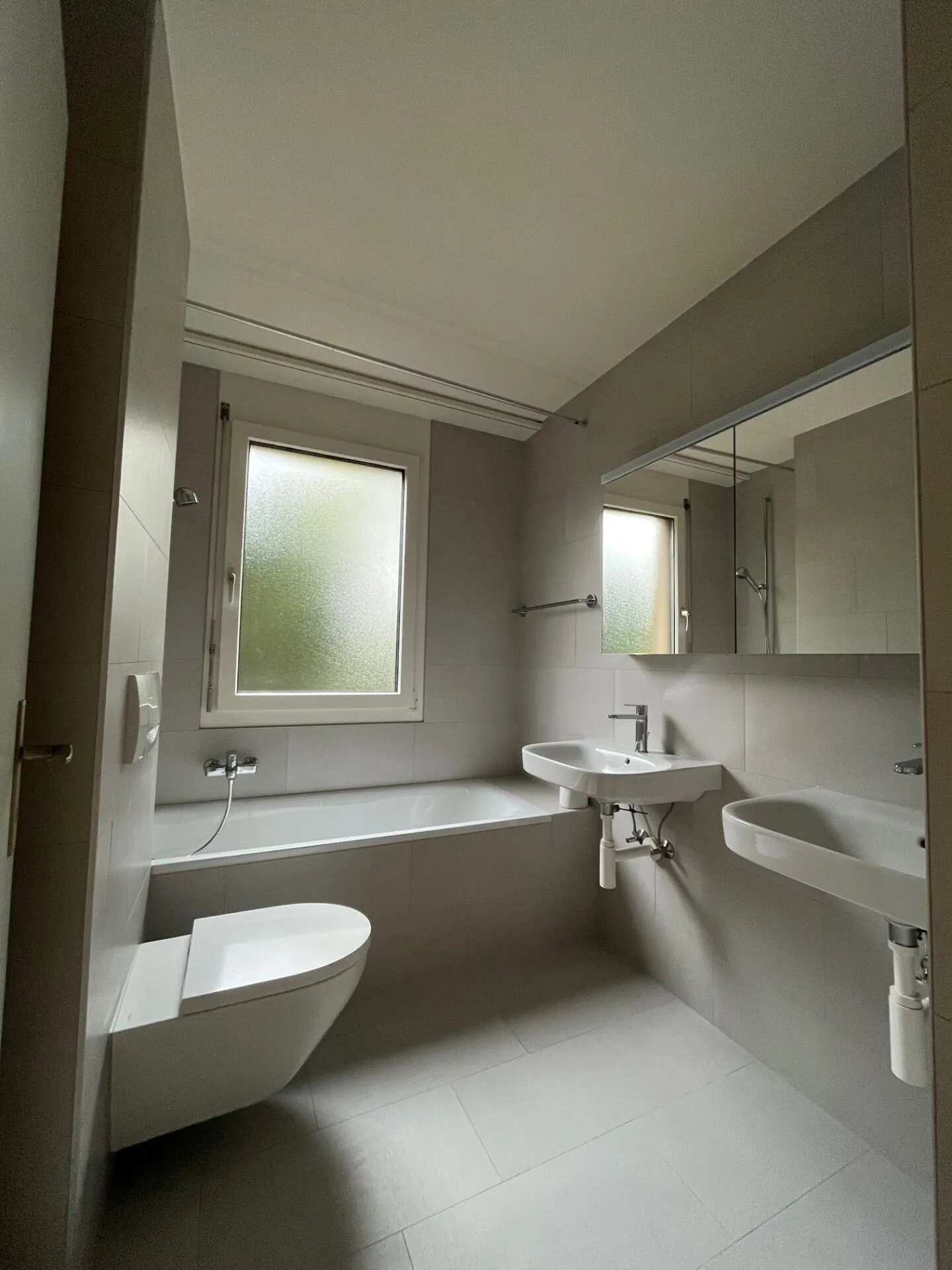 Appartement 3.5 pièces au rez-de-chaussée avec espace jardin - Photo 4 sur 9