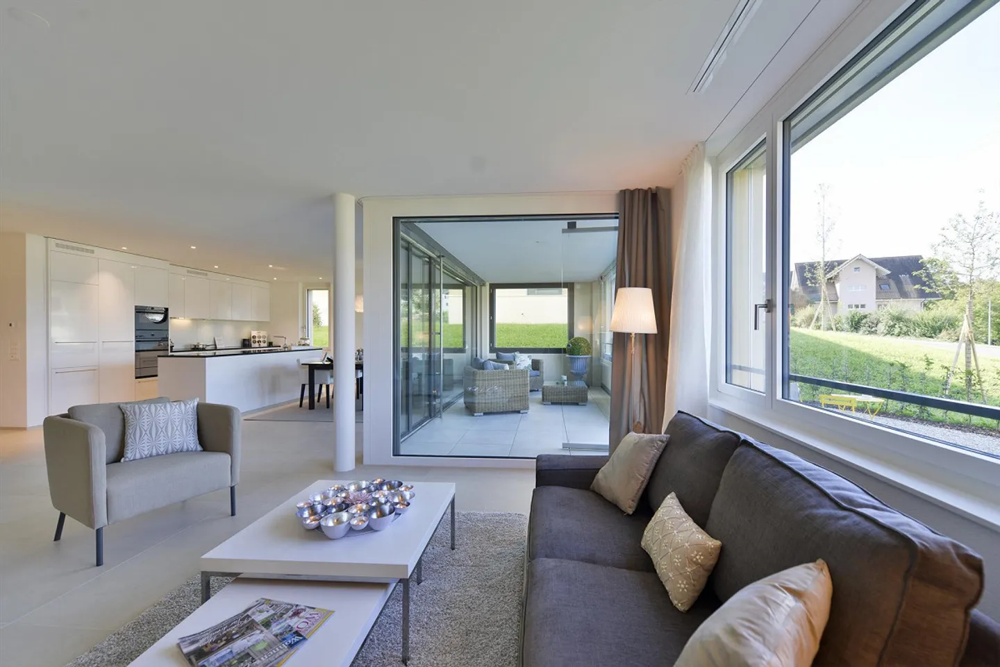 Apartment with sunny loggia and garden seating area - Photo 4 of 10