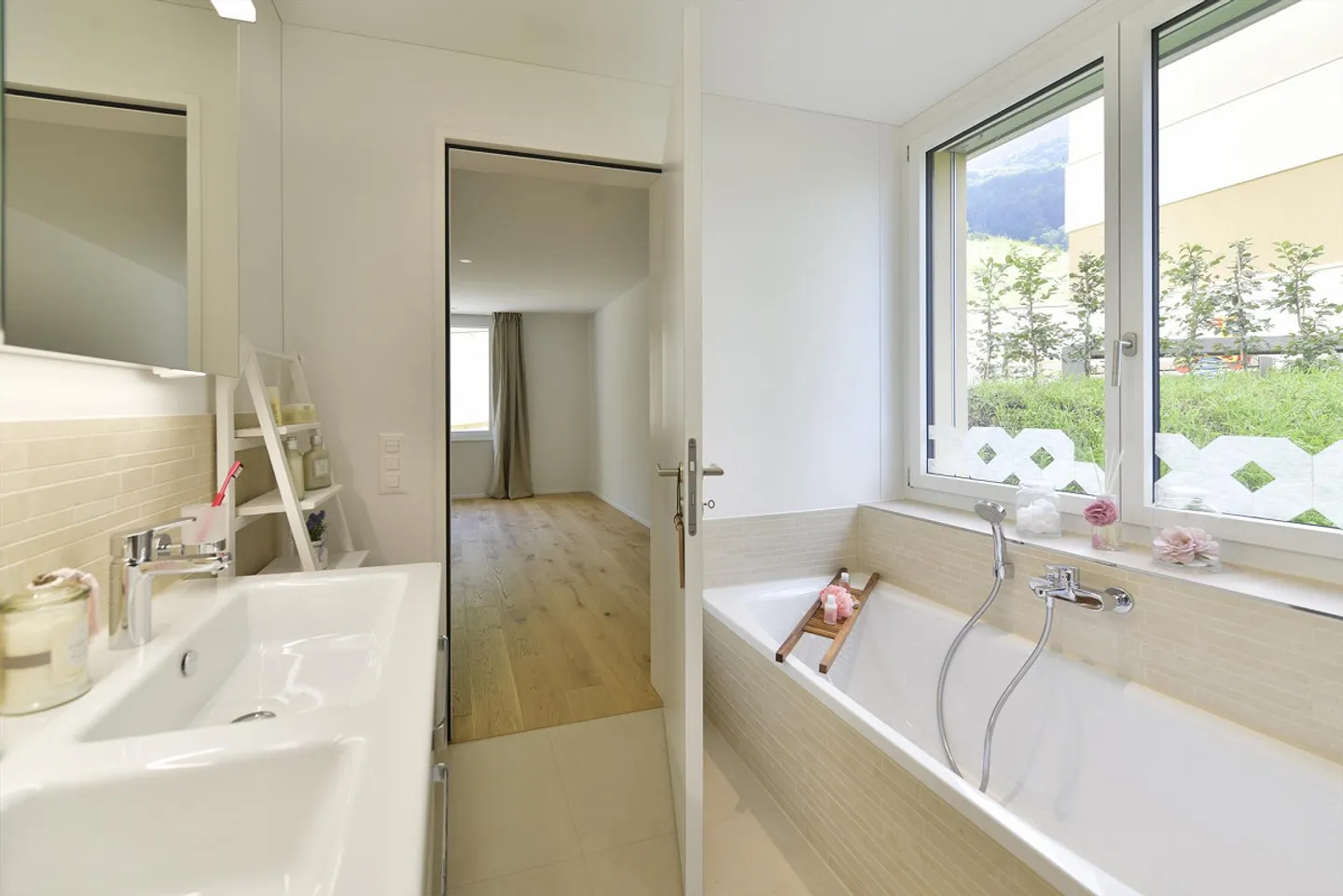 Apartment with sunny loggia and garden seating area - Photo 8 of 10