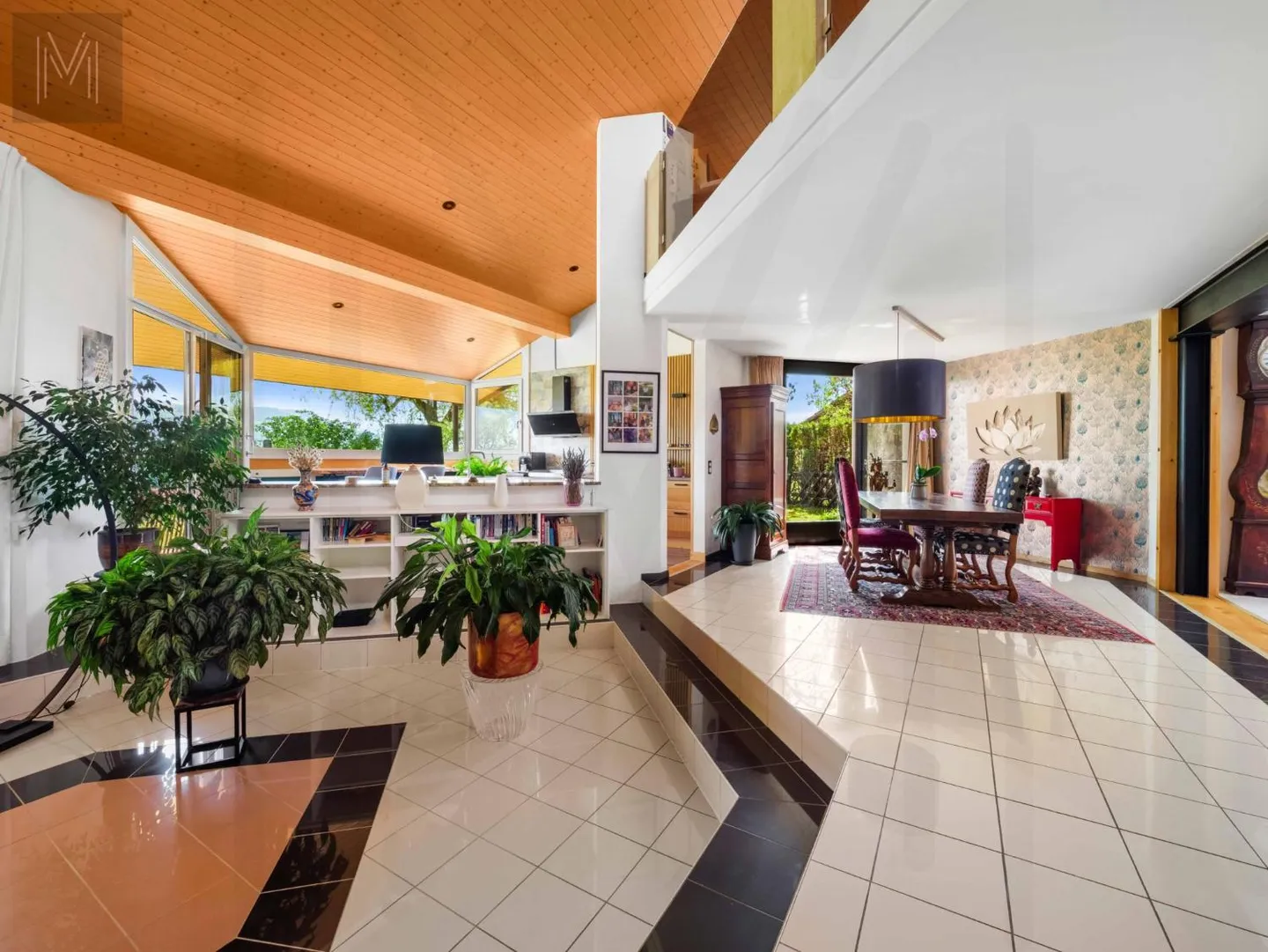 Architectural Elegance & Panorama of Superlatives - An Extraordinary Property - Photo 5 of 13