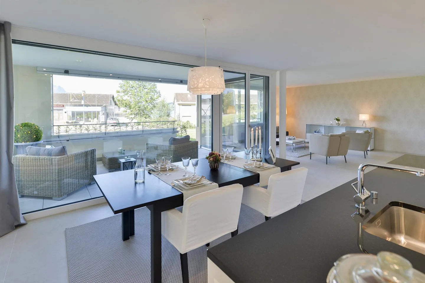 Apartment with sunny loggia and garden seating area - Photo 2 of 10