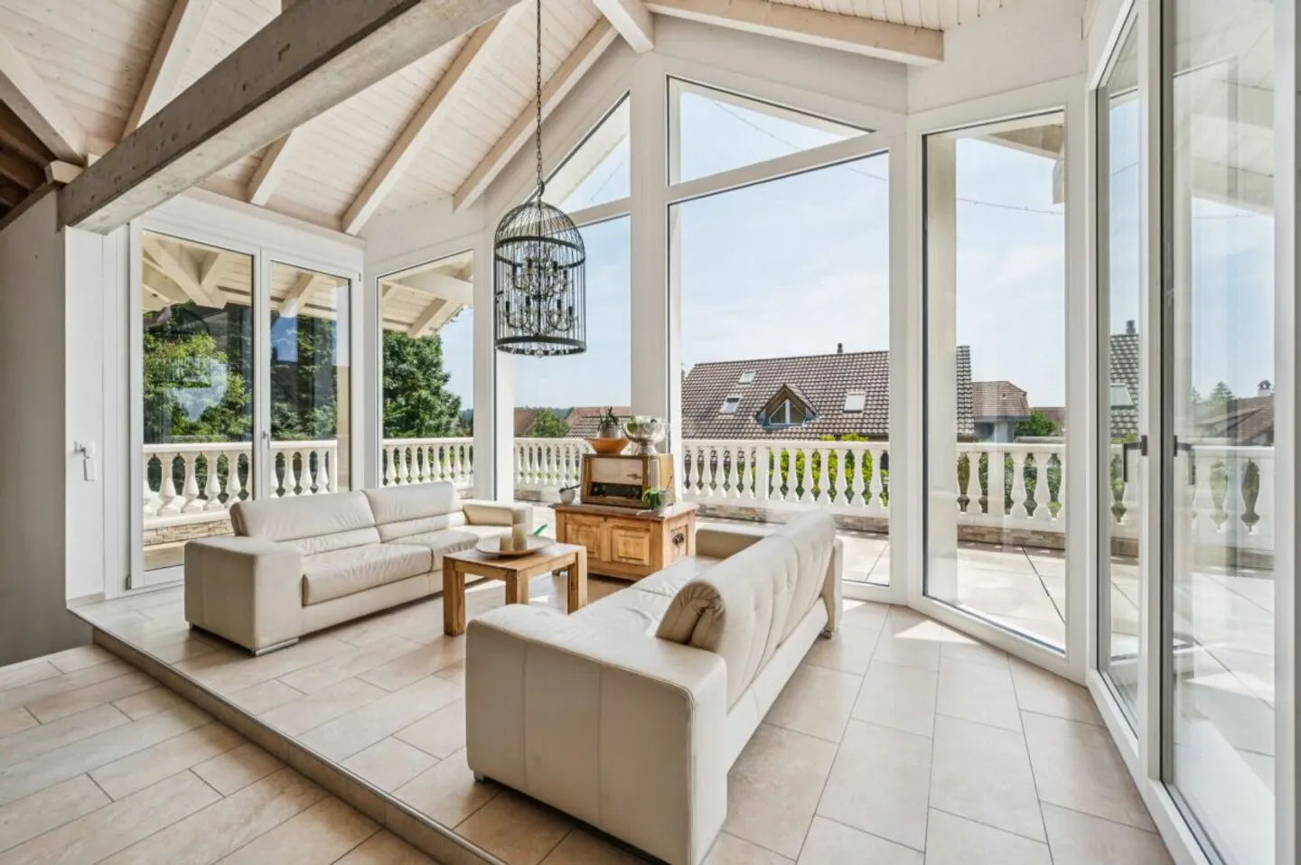 Villa esclusiva di 8.5 stanze a Gurbrü - Foto 6 di 15