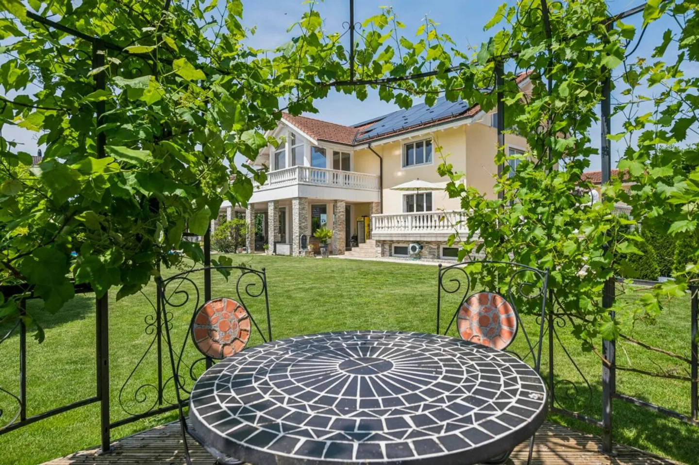 Villa esclusiva di 8.5 stanze a Gurbrü - Foto 10 di 15