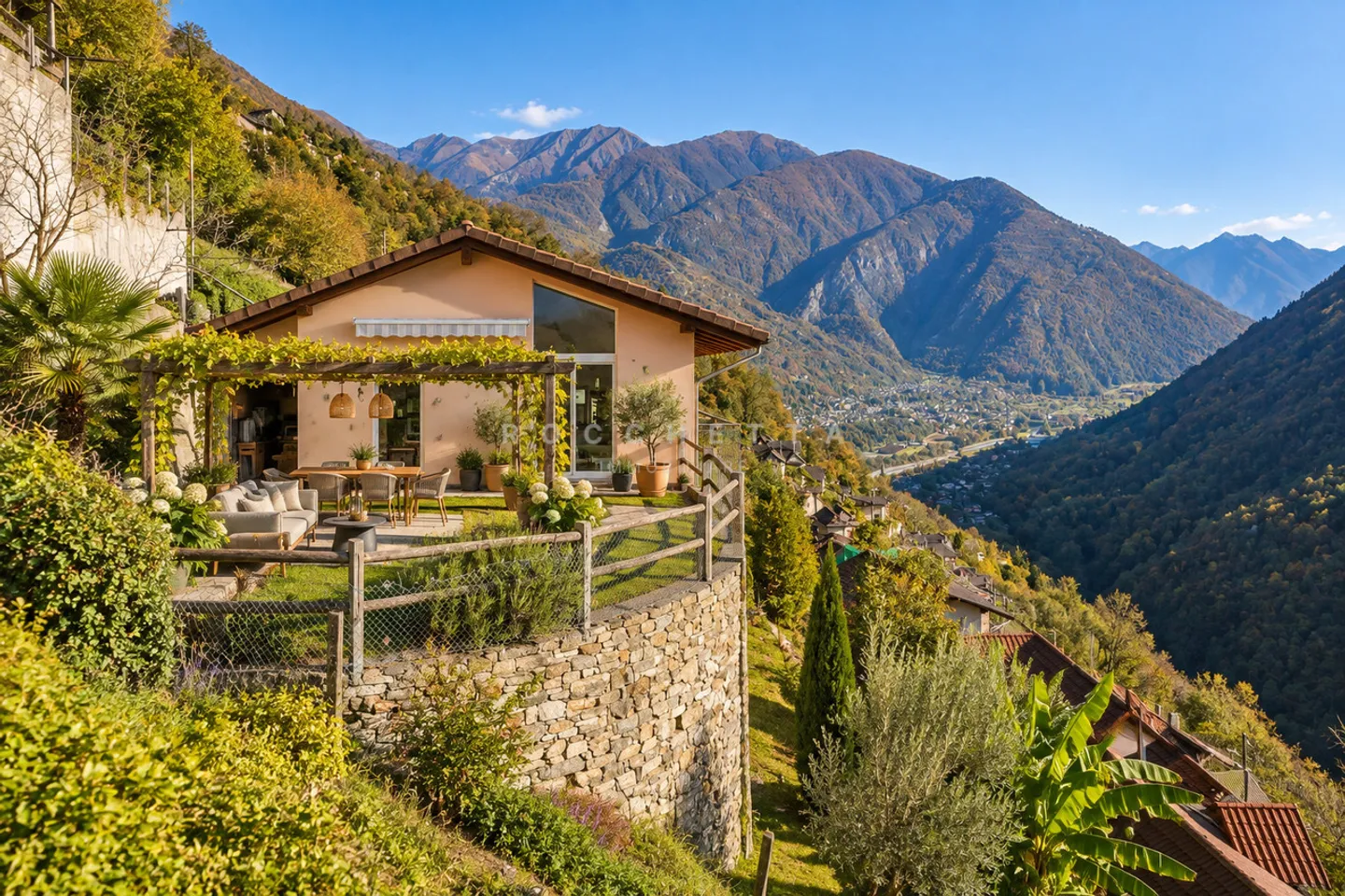 Single-family house with plenty of sun and fantastic views in the greenery - Photo 3 of 13