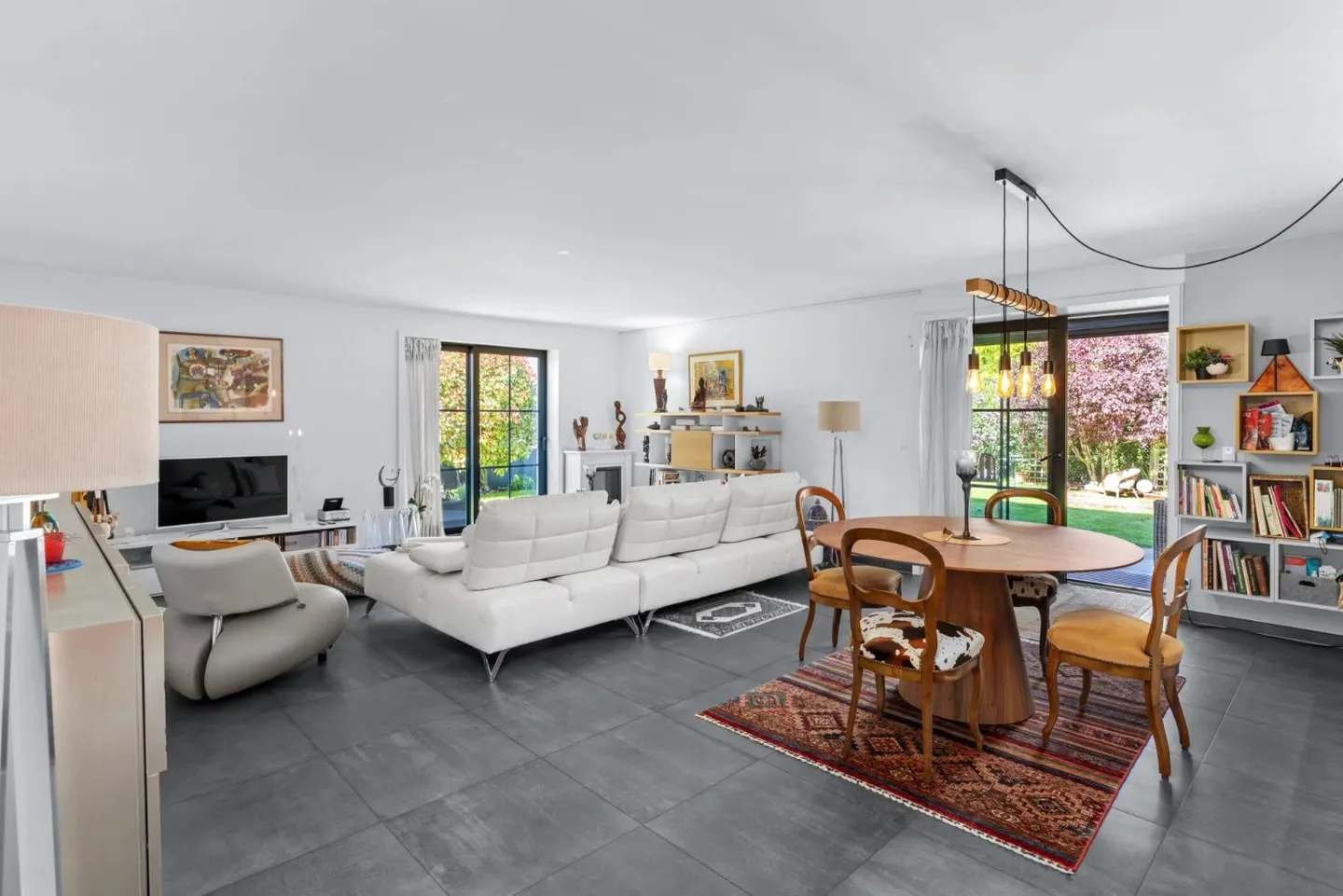 Charming Garden Apartment - Photo 6 of 13