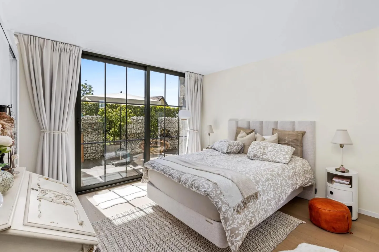 Charming Garden Apartment - Photo 7 of 13