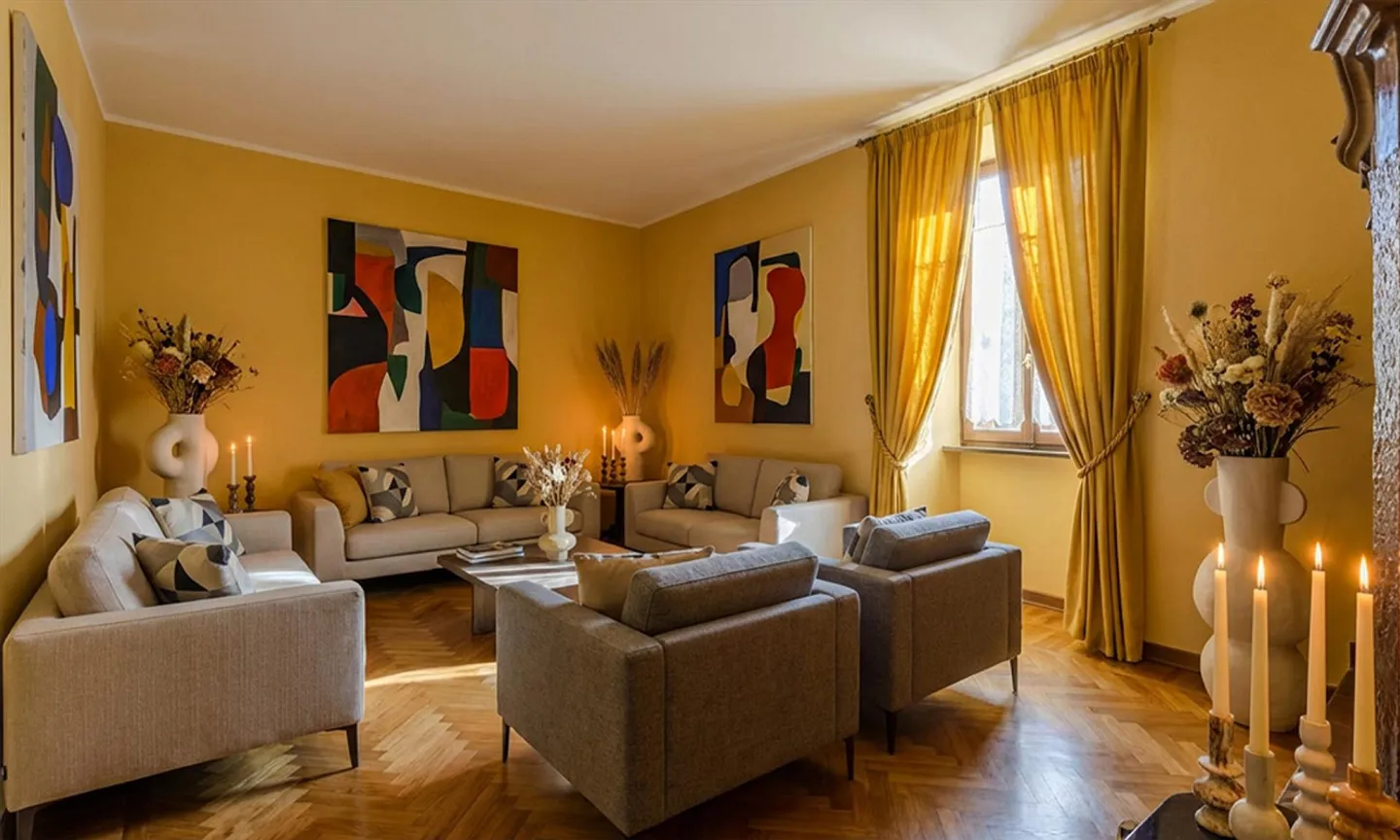 GERÄUMIGES HISTORISCHES HAUS MIT 8,5 ZIMMERN ZU RENOVIEREN IN CASTELROTTO - Foto 1 von 9