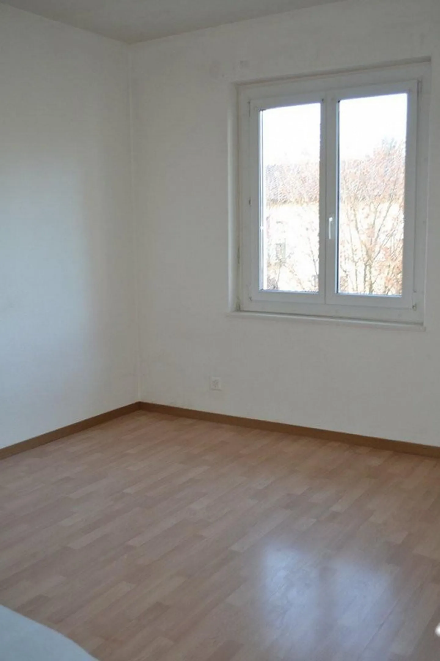 Bright and beautiful apartment in Zürich-Schwamendingen, limited until 30.09.27 - Photo 4 of 4
