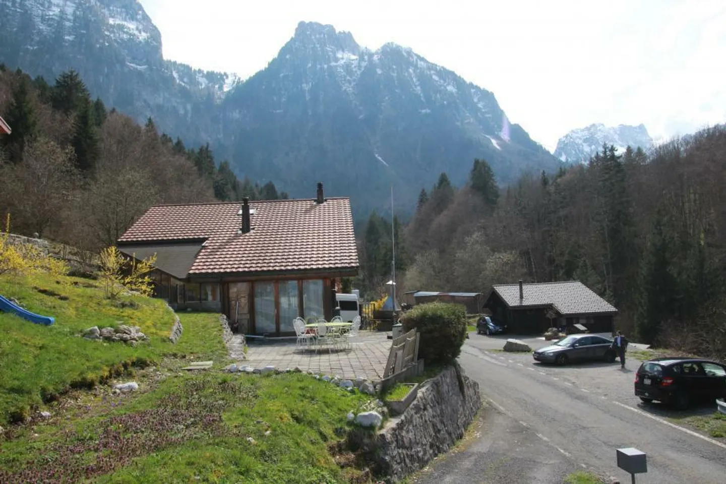 Grand chalet avec 5 1/2 pièces d'environ 136 m² de surface habitable sur un terrain construit de 781 m² - Photo 10 sur 13