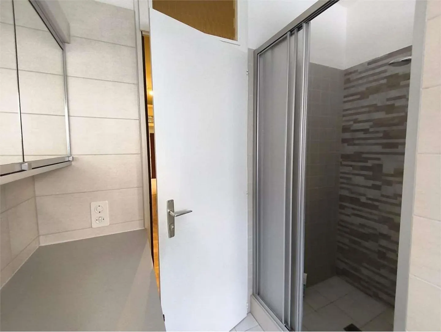 Viganello - Élégant appartement trois pièces meublé avec terrasse et double salle de bain - Photo 5 sur 10