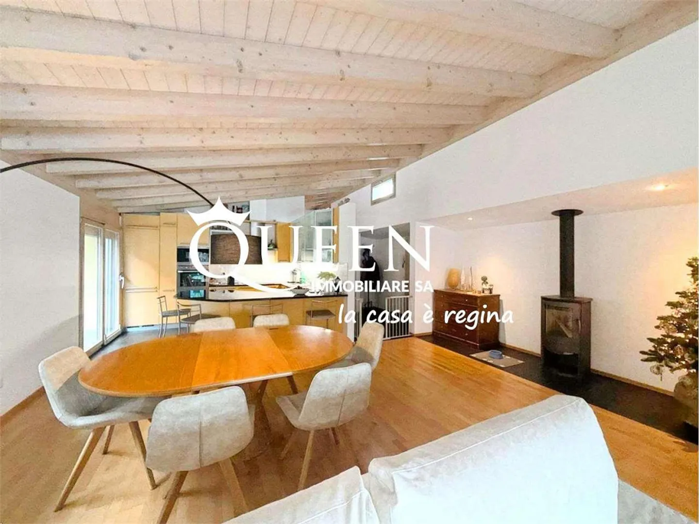 Capolago: exclusive penthouse facing the lake 5.5 rooms, 223 sqm. with terrace - Photo 4 of 7