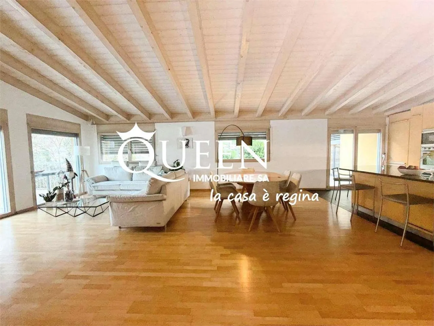 Capolago: exclusive penthouse facing the lake 5.5 rooms, 223 sqm. with terrace - Photo 2 of 7