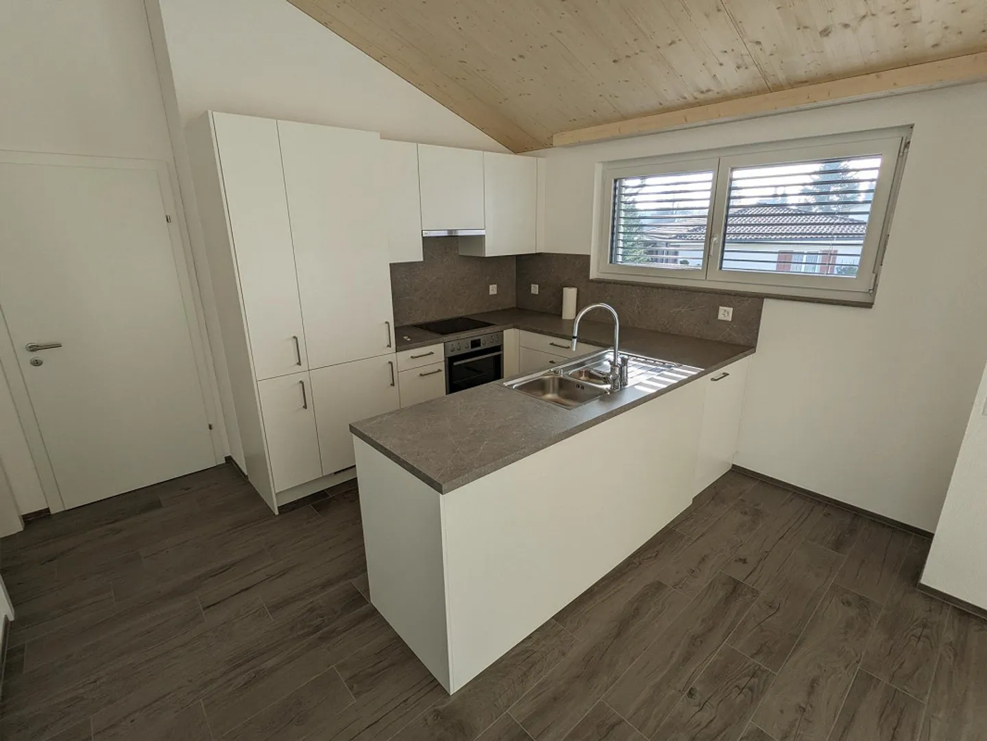 Attic New Build: Lots of Wood, Flexible Space Usage, Bright & Quiet - Photo 6 of 15