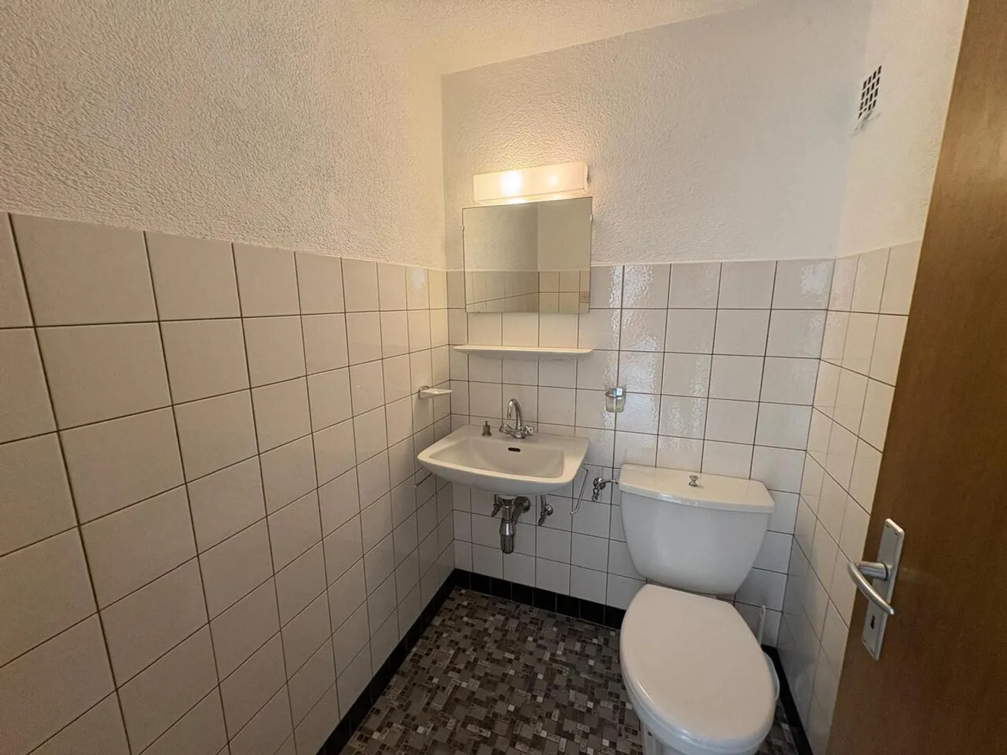 Charmant appartement en duplex de 4.5 pièces au rez-de-chaussée - Photo 4 sur 12